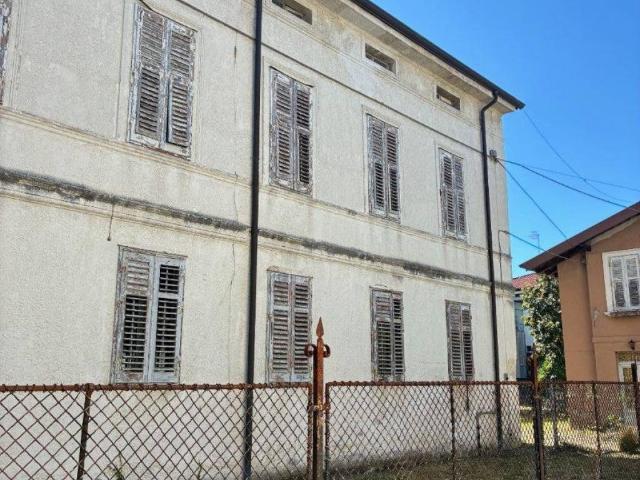 Palazzo / Stabile in vendita a Gorizia GO
