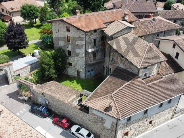 Palazzo / Stabile in vendita a Gorlago BG
