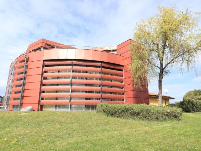 Palazzo / Stabile in vendita a Grassobbio BG