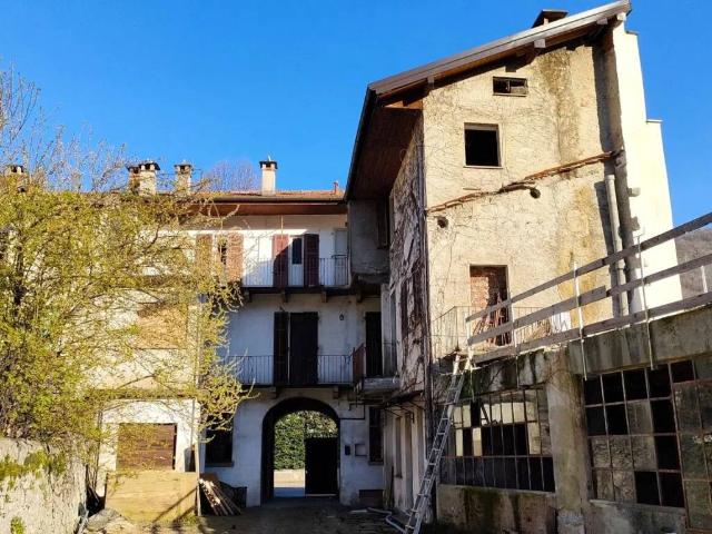 Palazzo / Stabile in vendita a Gravellona Toce VB