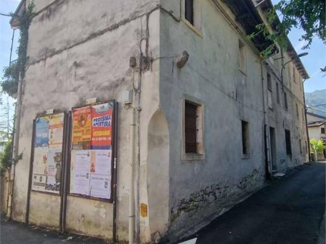 Palazzo / Stabile in vendita a Gravellona Toce VB