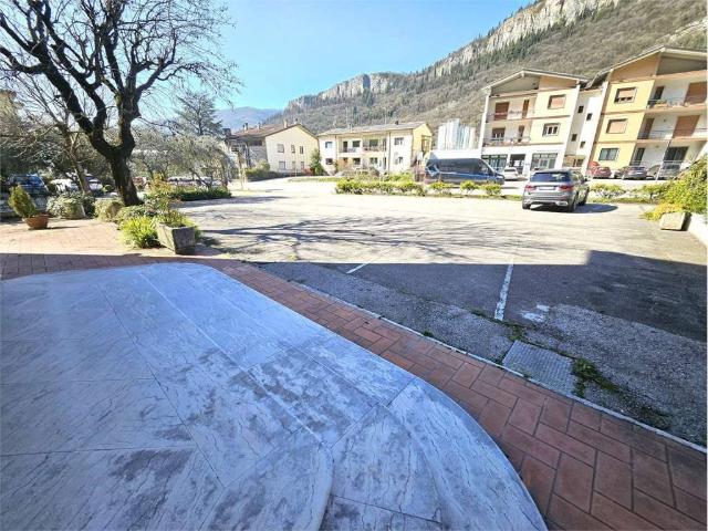 Palazzo / Stabile in vendita a Grezzana VR
