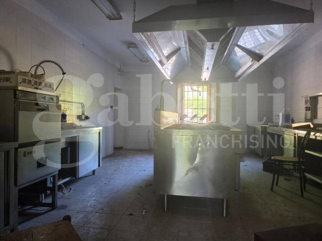Palazzo / Stabile in vendita a Grizzana Morandi BO