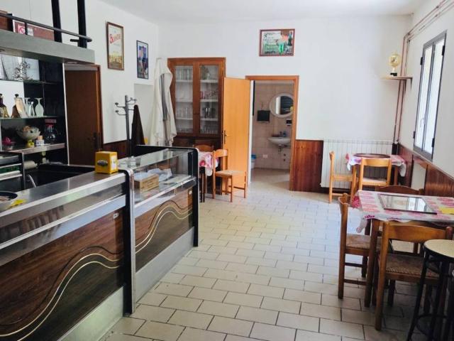 Palazzo / Stabile in vendita a Grizzana Morandi BO
