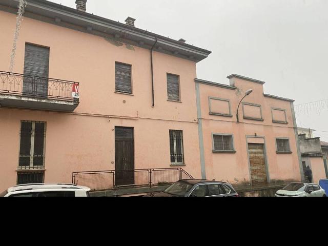 Palazzo / Stabile in vendita a Gropparello PC
