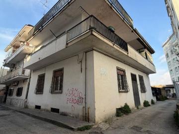 Palazzo / Stabile in vendita a Grumo Nevano NA