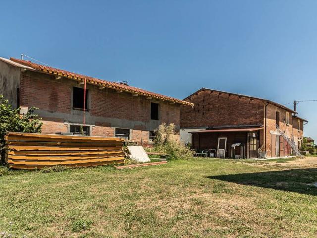 Palazzo / Stabile in vendita a Imola BO