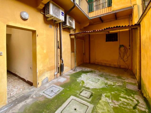 Palazzo / Stabile in vendita a Imola BO