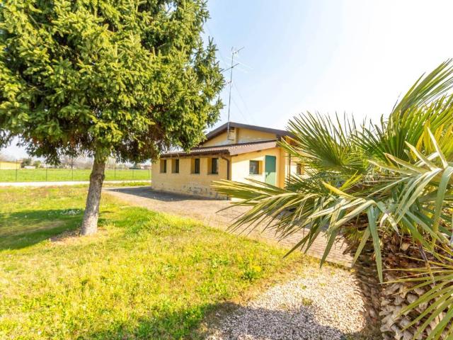 Palazzo / Stabile in vendita a Inzago MI