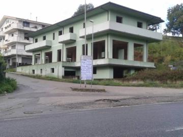 Palazzo / Stabile in vendita a Jonadi VV