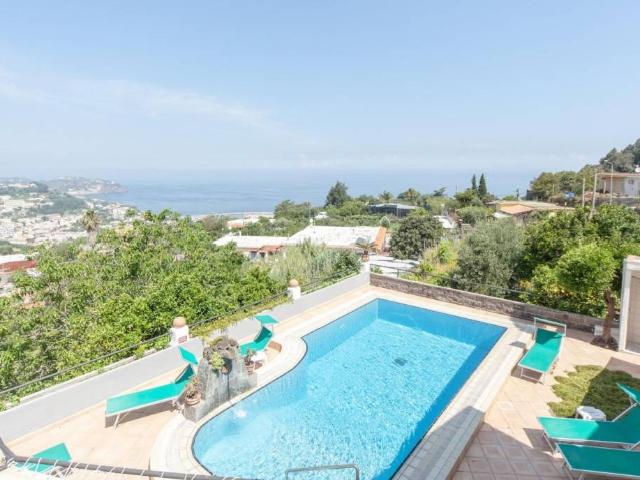 Palazzo / Stabile in vendita a Ischia NA