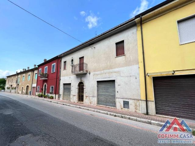 Palazzo / Stabile in vendita a Isola del Liri FR