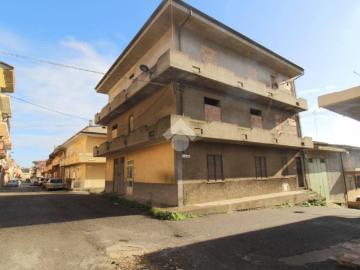 Palazzo / Stabile in vendita a Isola di Capo Rizzuto KR