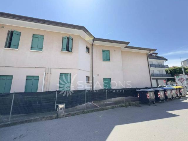 Palazzo / Stabile in vendita a Jesolo VE
