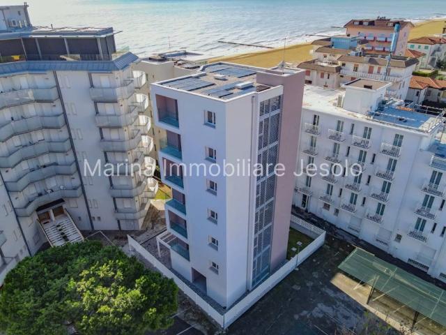 Palazzo / Stabile in vendita a Jesolo VE