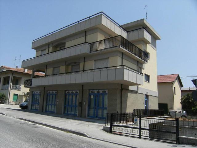 Palazzo / Stabile in vendita a Jesi AN