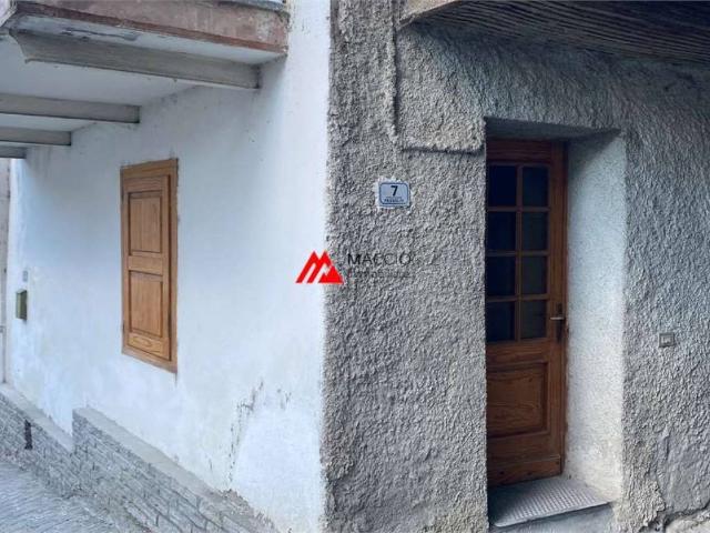 Palazzo / Stabile in vendita a Jovencan AO