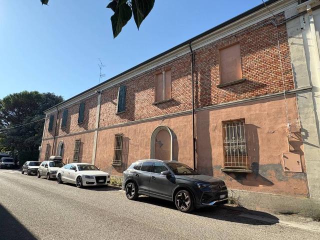 Palazzo / Stabile in vendita a Lugo RA
