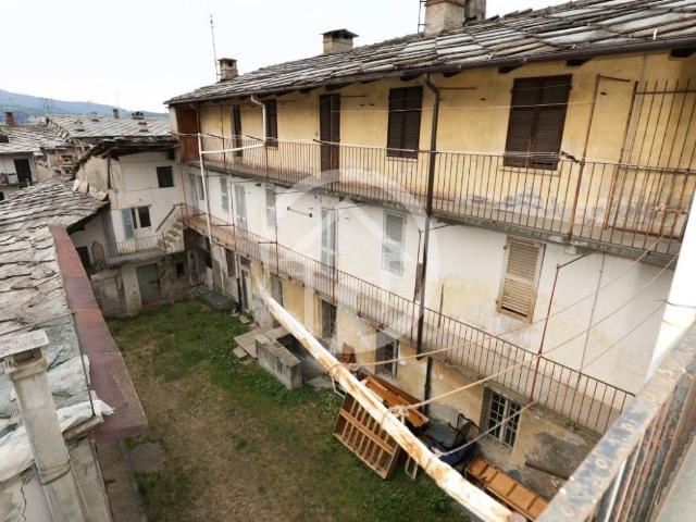 Palazzo / Stabile in vendita a Luserna San Giovanni TO