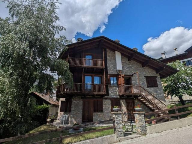 Palazzo / Stabile in vendita a La Thuile AO