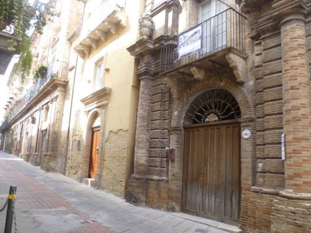 Palazzo / Stabile in vendita a Lanciano CH