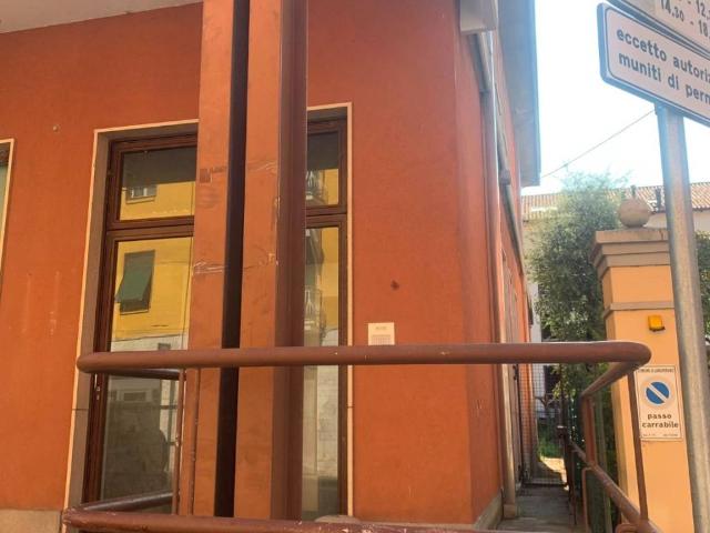 Palazzo / Stabile in vendita a Langhirano PR