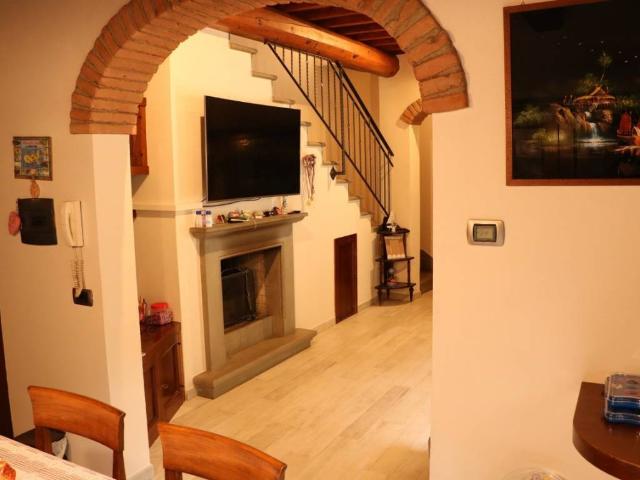 Palazzo / Stabile in vendita a Lastra a Signa FI
