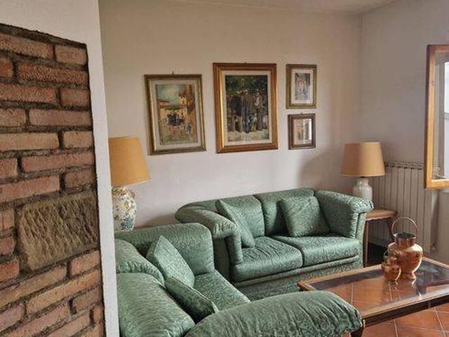 Palazzo / Stabile in vendita a Lastra a Signa FI