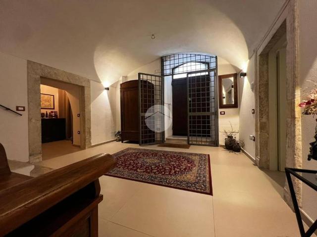 Palazzo / Stabile in vendita a L'Aquila AQ