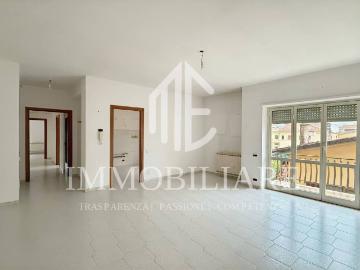 Palazzo / Stabile in vendita a Lariano RM