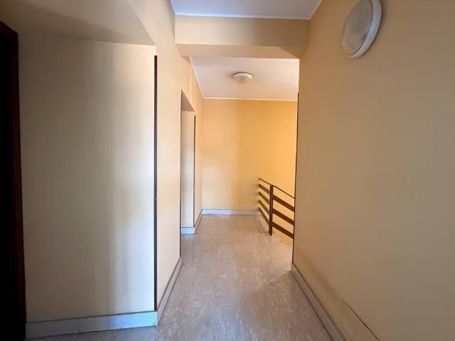 Palazzo / Stabile in vendita a Lariano RM