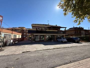 Palazzo / Stabile in vendita a Latina LT