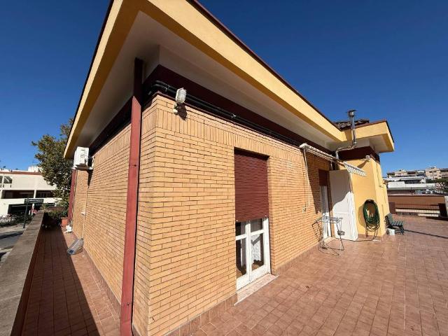 Palazzo / Stabile in vendita a Latina LT