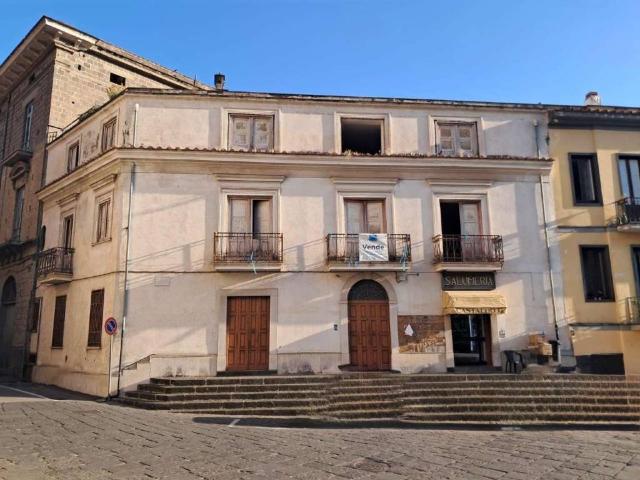 Palazzo / Stabile in vendita a Lauro AV