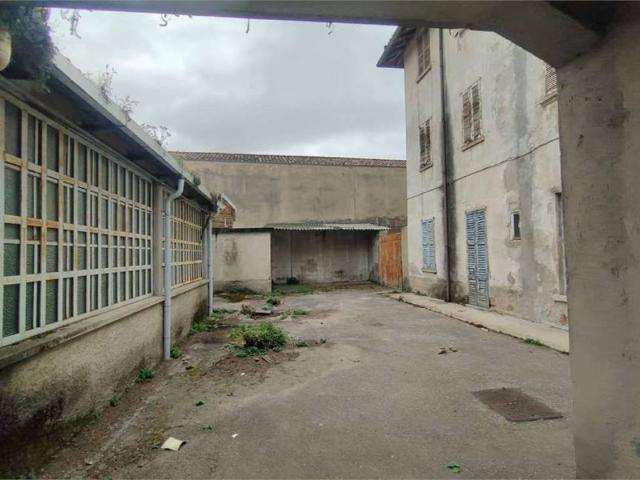 Palazzo / Stabile in vendita a Lecco LC