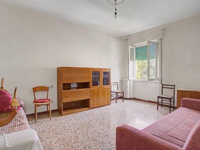 Palazzo / Stabile in vendita a Leggiuno VA