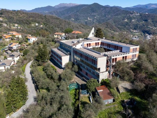 Palazzo / Stabile in vendita a Leivi GE