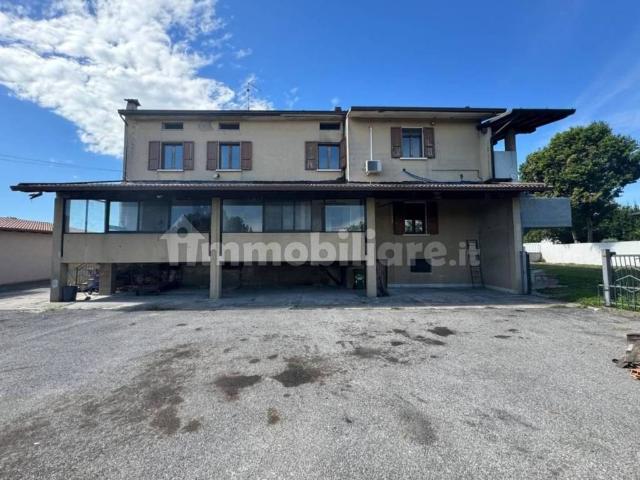 Palazzo / Stabile in vendita a Leno BS