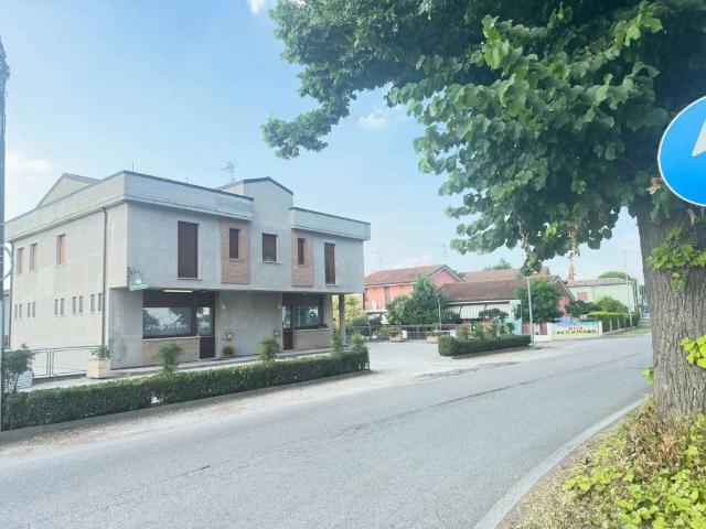 Palazzo / Stabile in vendita a Lendinara RO