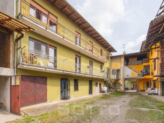 Palazzo / Stabile in vendita a Lenta VC