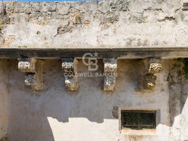 Palazzo / Stabile in vendita a Lequile LE