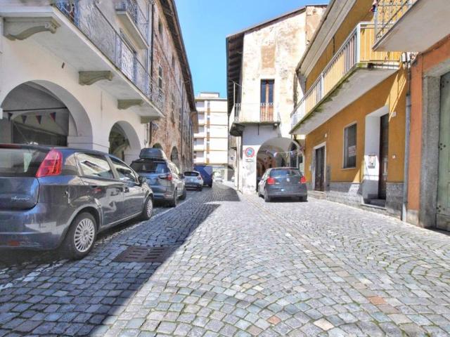 Palazzo / Stabile in vendita a Livorno Ferraris VC
