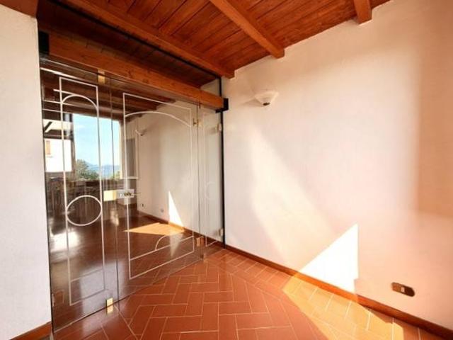 Palazzo / Stabile in vendita a Lizzano in Belvedere BO