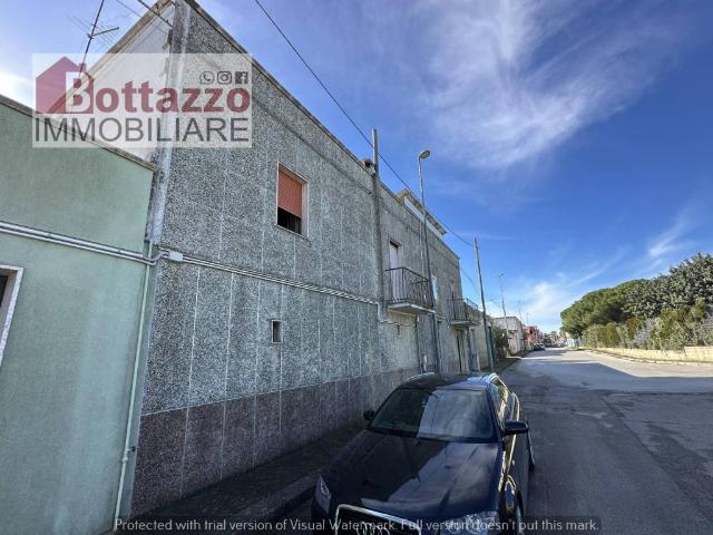 Palazzo / Stabile in vendita a Lizzano TA
