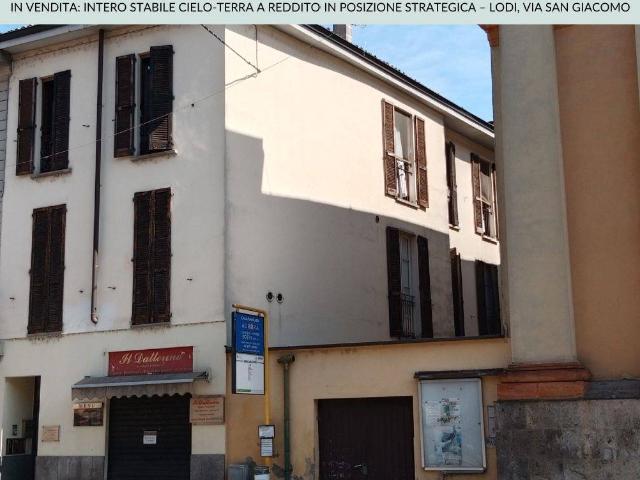Palazzo / Stabile in vendita a Lodi LO