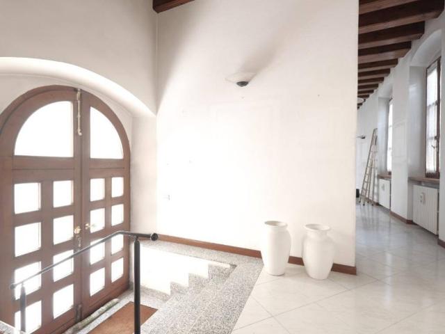Palazzo / Stabile in vendita a Lonato del Garda BS