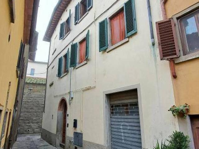 Palazzo / Stabile in vendita a Loro Ciuffenna AR