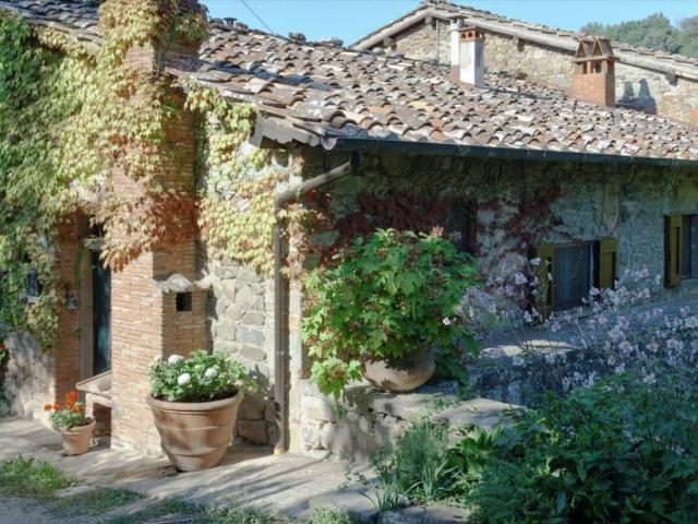 Palazzo / Stabile in vendita a Loro Ciuffenna AR