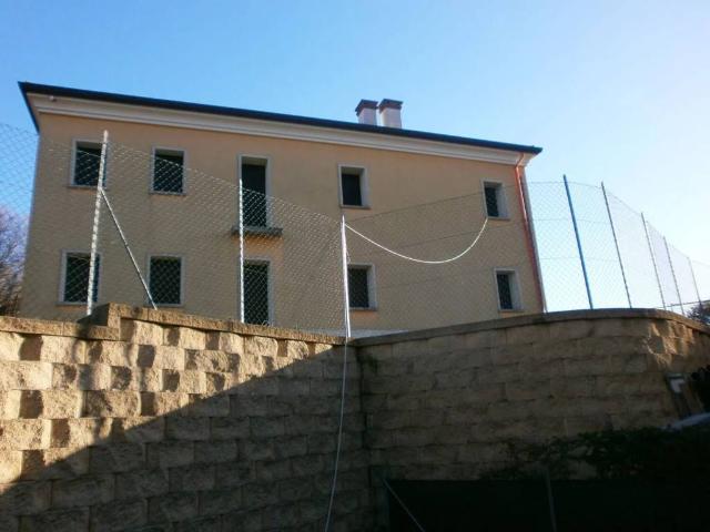 Palazzo / Stabile in vendita a Lozzo Atestino PD