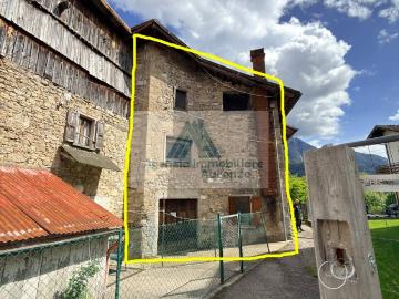 Palazzo / Stabile in vendita a Lozzo di Cadore BL